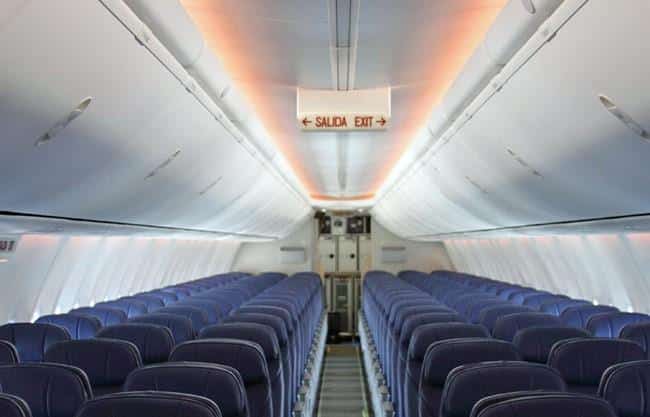 Boeing-737-800-Interior-1